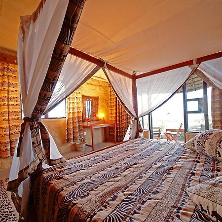 Rhino Watch Safarilodge Mweiga Ngoại thất bức ảnh