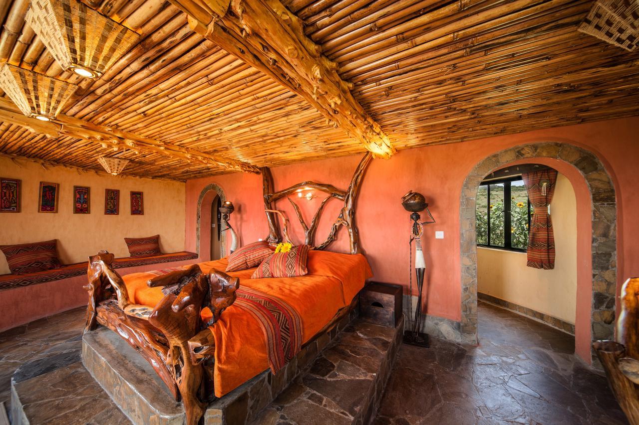 Rhino Watch Safarilodge Mweiga Phòng bức ảnh