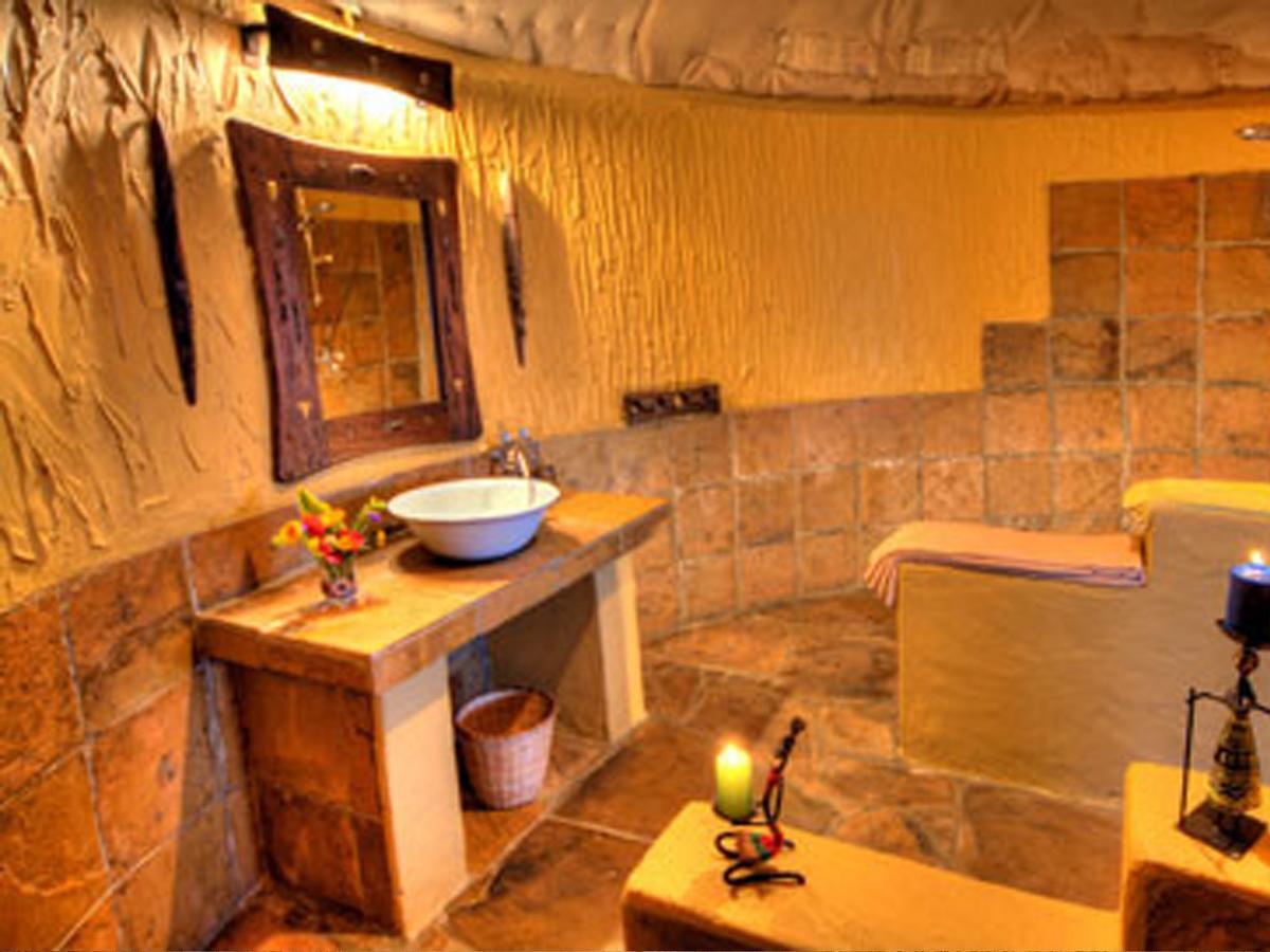 Rhino Watch Safarilodge Mweiga Phòng bức ảnh